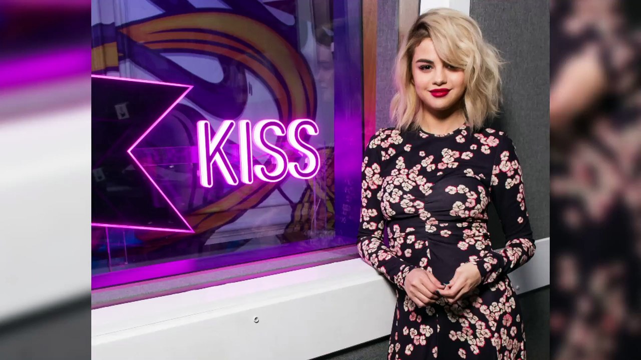 Justin Bieber & Hailey Baldwin ENGAGED!? Paris Jackson Cleans Michael Jackson Hollywood Star! | MOTW