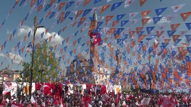Gelin ve Damat, AK Parti'nin Sivas Mitingine Katıldı