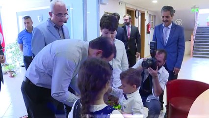 Enerji Bakanı Albayrak kimsesiz çocukları ziyaret etti - İSTANBUL