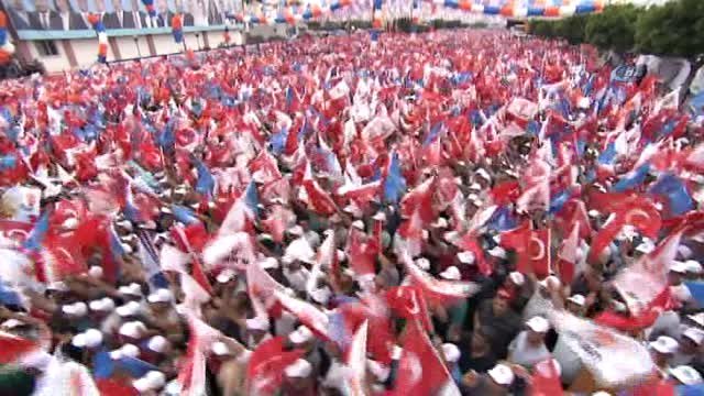 Cumhurbaşkanı ve AK Parti Genel Başkanı Recep Tayyip Erdoğan: Biz Durmuyoruz, Çalışıyoruz Bunların...