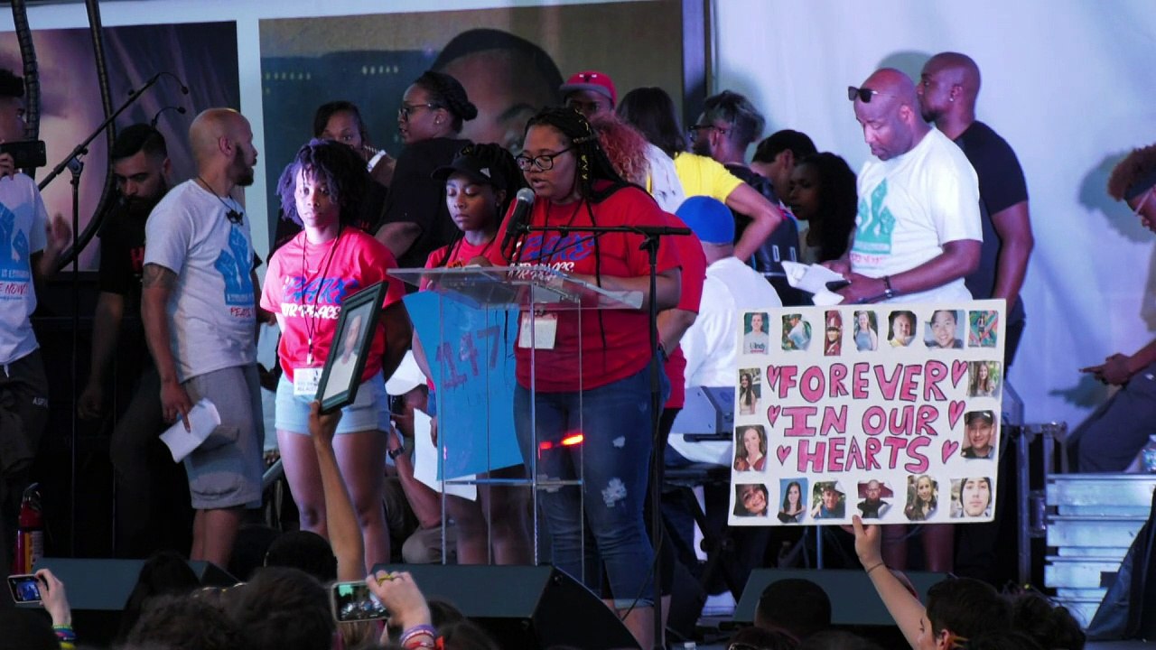 Jennifer Hudson und Chance the Rapper demonstrieren gegen Waffen