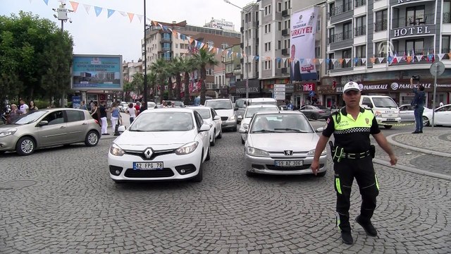Çanakkale iskelelerinde bayram yoğunluğu - ÇANAKKALE