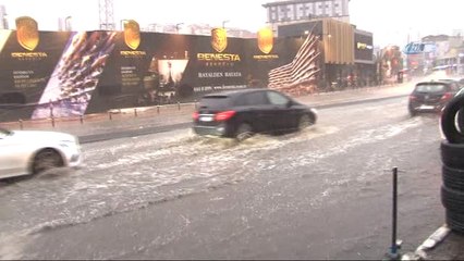 Sağanak Yağış Etkisini Gösterdi