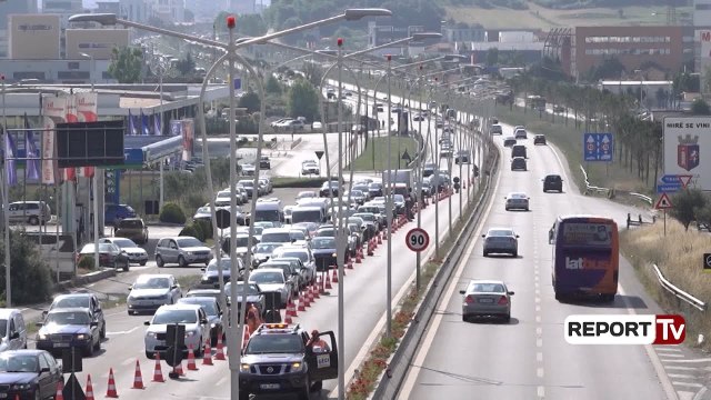 Report Tv - Rifillojnë punimet, të hënën bllokohet sërish autostrada Tiranë - Durrës