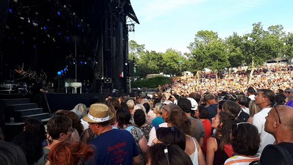 La préférence du public d'Aluna ? Julien Clerc