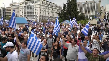 Governo de Alexis Tsipras supera moção de censura