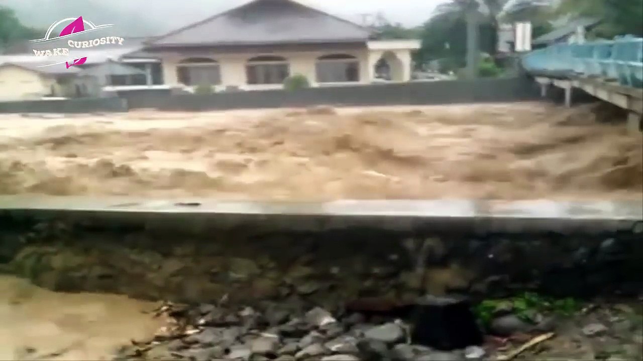 Amazing_Monster_Flash_Flood_Caught_On_Camera_✔P135