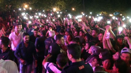 Diyarbakır, terörle anılmak istemiyor... Diyarbakır'da Mustafa Ceceli coşkusu