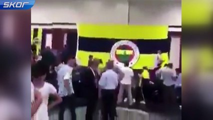 Fenerbahçe’nin bayramlaşma töreninde Galatasaray marşı!
