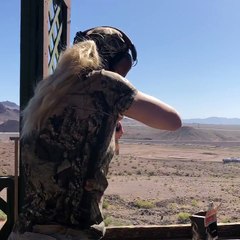 Some morning trap shooting practice in #LasVegas  ✨  irlswithgunsclothing  rownellsinc