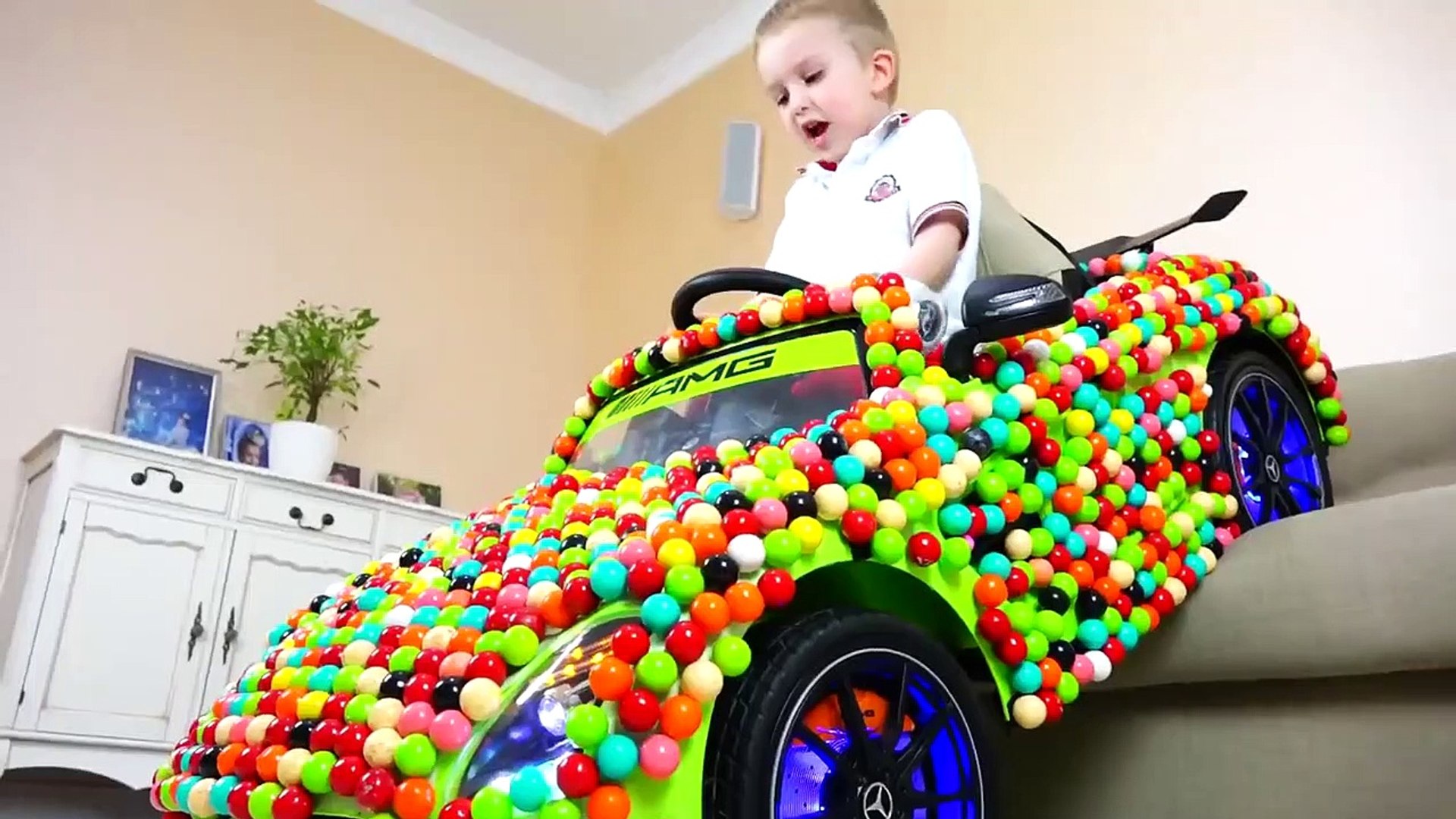 BAD BABY TOWED MOM CAR! LITTLE DRIVER ON COLORED POWER WHEELS TOWING CAR  PRETEND PLAY GOO - video Dailymotion