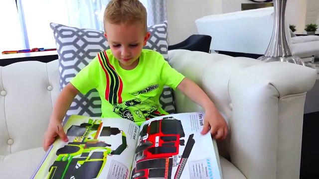 Bad Baby Атака Пауков Giant Spiders Attack Kids