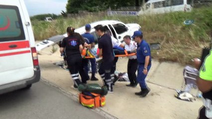 Bayram dönüşü kazada baba ve oğul yaralandı