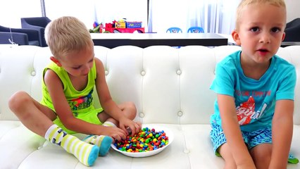Bad Baby Близнецы разыграли Маму! Twins Prank Mommy _ Shark Attack Kids Compilat