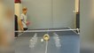 Ping-Pong-Profi:14-Jähriger macht Tricks auf der Platte