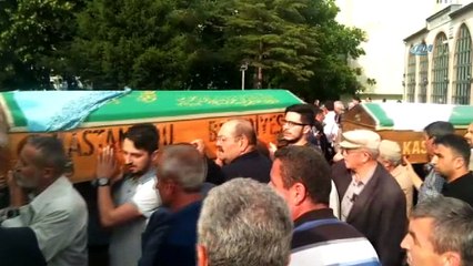 6 kişinin hayatını kaybettiği kazada ölenler son yolculuklarına uğurlandı