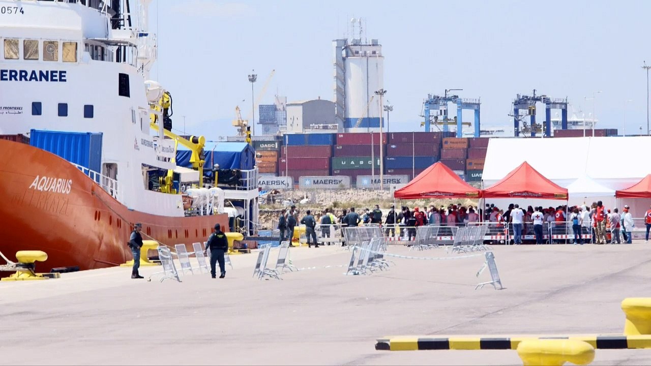 Flüchtlingsschiff 'Aquarius' in Valencia angekommen