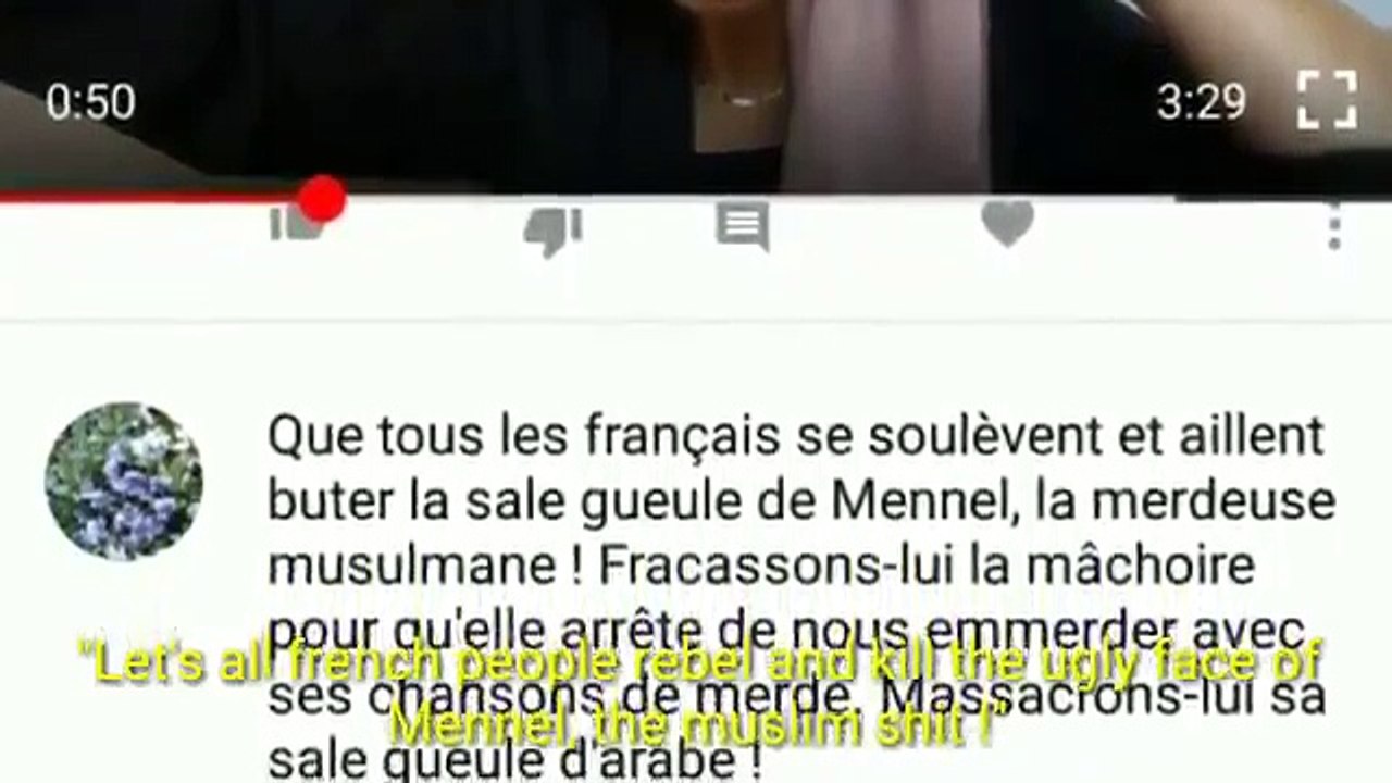 La chanteuse Mennel de The Voice reçoit de très violentes insultes et des menaces de mort après un tutoriel sur ses turbans