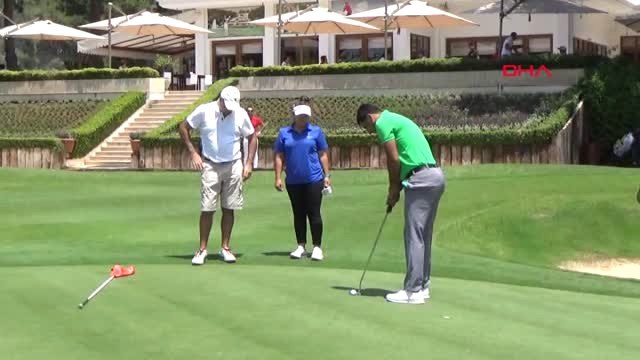 Antalya Bakan Çavuşoğlu Ramazan Bayramı Golf Turnuvası'nda Ödül Verdi