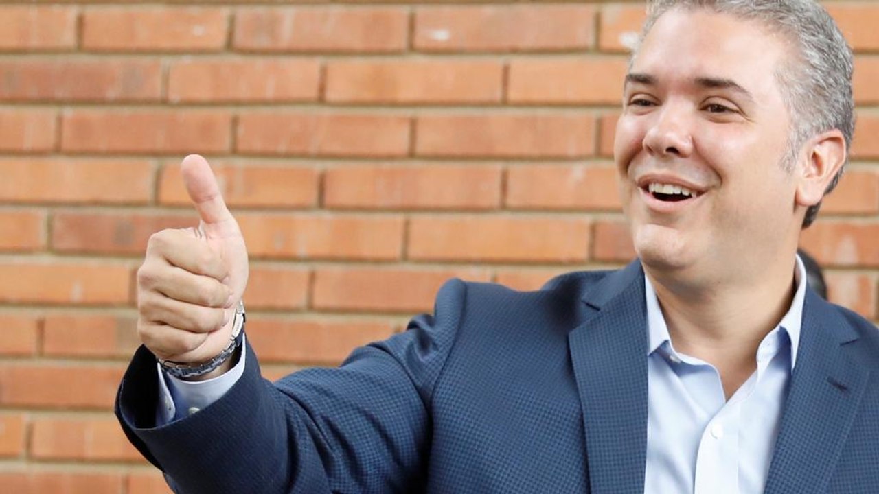 Iván Duque wird neuer Präsident Kolumbiens