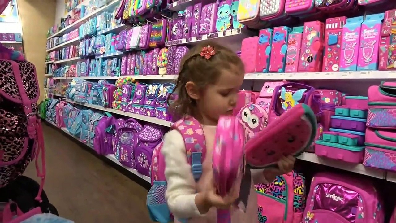 ВЛОГ Где нас только не носило в этот день Прикольная канцелярия Смотрим дом Мисс Катя и Мистер Макс