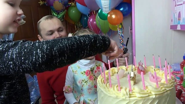 День рождения Кати 4 года Шоколадные туфли Лабутэны Шикарная машина Порше и Мир Мисс Катя и Мистер Макс