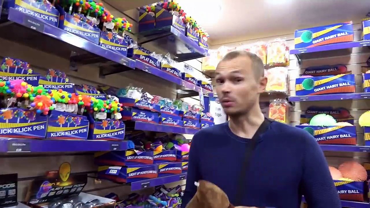 ВЛОГ завтрак в отеле и в Парк развлечений кататься на машинке Почтальона Сэма и