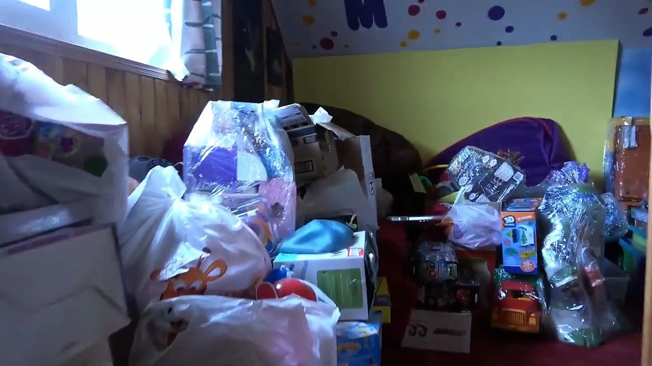 Макс и Катя навсегда покидают свой дом Мистер Макс ( новый Выпуск 07.01.2017)  Отдаем кучи игрушек