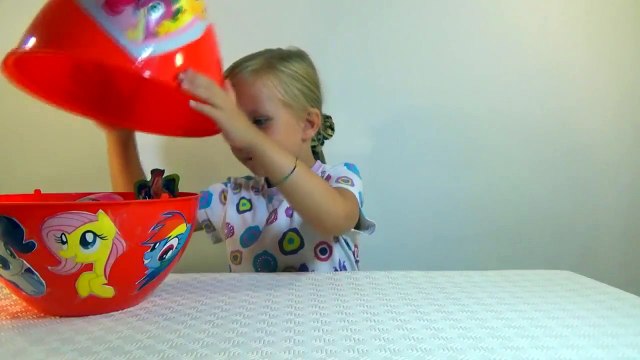 Николь и Алиса ЕДЯТ СНЕГ Нас ЗАНЕСЛО Снегом НОВОГОДНИЕ ПРАЗДНИКИ 2017 Влог