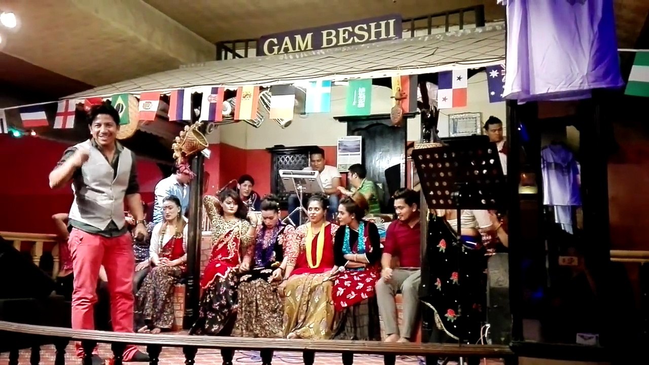 बोल माया पहिलो चोटि लाइभ गाउदै छु भन्दै रुदै गाए गाम्बेसि रोधिघर ठमेलमा प्रकाश सपूत ले