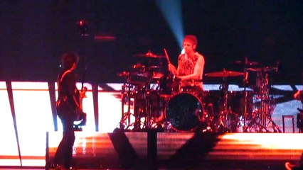 Muse - Unsustainable, Hamburg O2 Arena, 12/15/2012