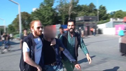 Taksim Metrosunda tacizcisine tokat attı