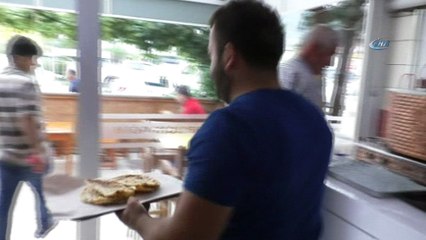 Vatandaşlar Ramazan ayı sonrasında 'yağlı' yemek için fırınlara adeta akın etti