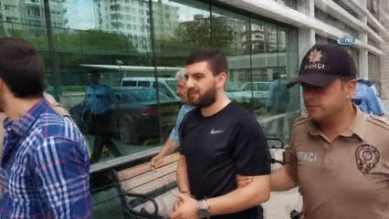 Hastanede doktoru darp edenler yeniden gözaltına alınıp adliyeye sevk edildi