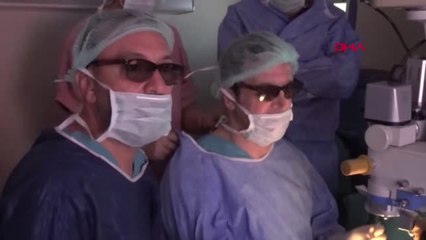 Adana'da 3 Boyutlu Göz Ameliyatı Gerçekleştirildi