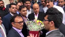 PTI workers visits Harley Street Clinic, present flowers from Imran Khan to Kalsoom Nawaz