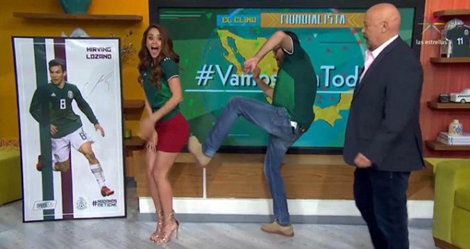 Dünyanın En Ateşli Hava Durumu Spikeri, Dünya Kupası İçin Canlı Yayında Tuhaf Bir Totem Denedi