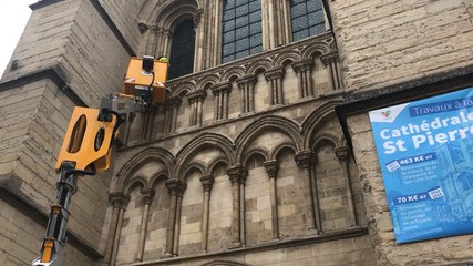 Pose de pics anti-pigeons sur la façade de la cathédrale