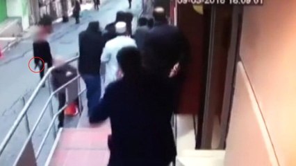 Beyoğlu'nda Silahlı Kavga Kamerada