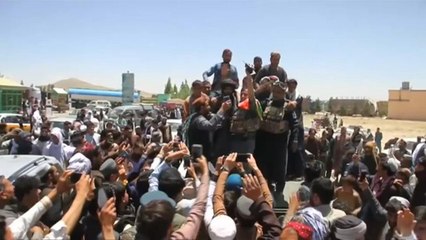 طالبان غاضبة من أعضائها بسبب صور "سيلفي"