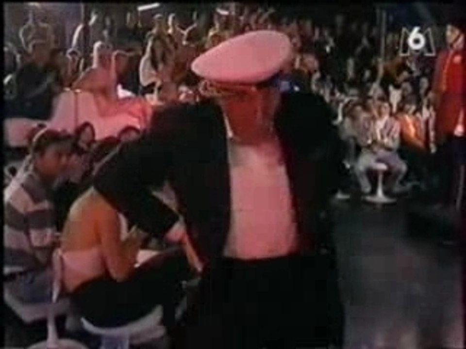 L'imitateur Pierre-Yves Noël dans l'émission "Flashback" sur M6 le 2 octobre 1996