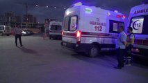 Sivas - Uygulama Noktasında Otomobil Çarpan Polis Memuru Yaralandı