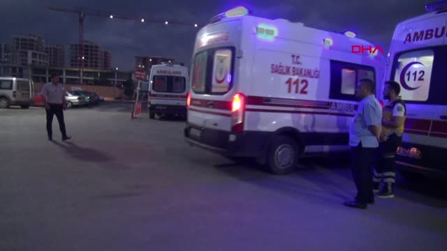 Sivas - Uygulama Noktasında Otomobil Çarpan Polis Memuru Yaralandı