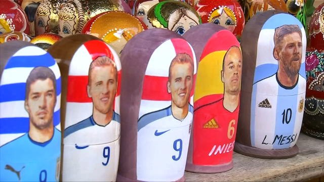 En coulisses - Des poupées russes à l'effigie des footballeurs