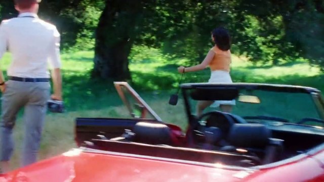 Justin Bieber & Hailey Baldwin Make Out In Front Of Fans | Hollywoodlife