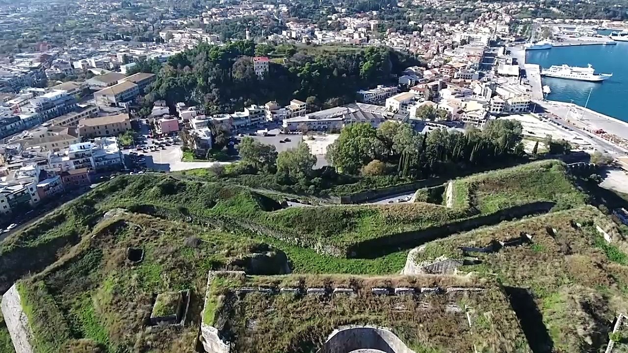 Old Town of Corfu / Η παλιά πόλη της Κέρκυρας - Aerial view HD