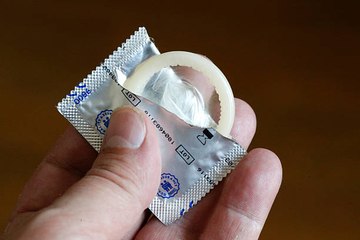 Les associations dénoncent la pénurie de préservatifs gratuits dans le Sud-Ouest