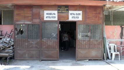 Mobilyalar zihinsel engelli öğrencilerin elinde şekilleniyor - MERSİN