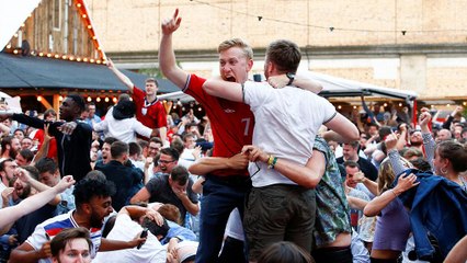 Fãs da seleção inglesa em êxtase