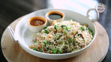 प्रॉन फ्राईड राईस - Restaurant Style Prawns Fried Rice - Chinese Rice Recipe in Marathi - Sonali